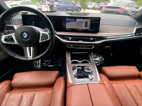 Used 2025 BMW X7 M60i AWD/4WD image 14