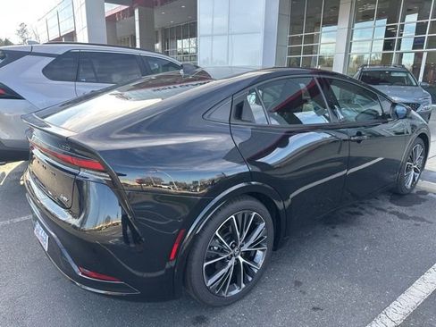 Used 2024 Toyota Prius Limited image 18