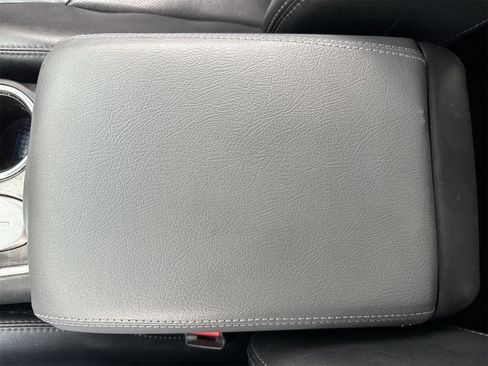 Used 2016 Nissan Pathfinder Platinum w/ Family Entertainment Package image 33