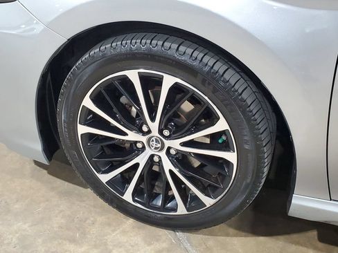 Used 2018 Toyota Camry SE w/ Audio Package FWD image 32