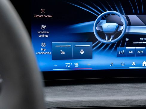 New 2026 BMW 330i xDrive Sedan w/ M Sport Package image 26