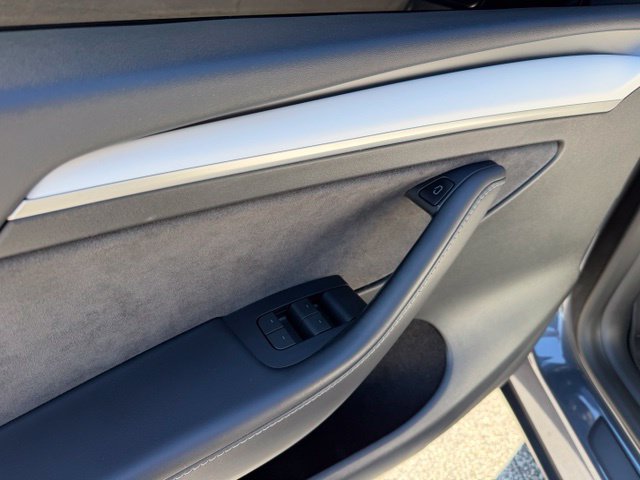 Used 2023 Tesla Model Y Long Range AWD/4WD image 7
