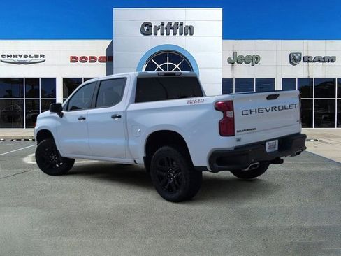 Used 2022 Chevrolet Silverado 1500 LT Trail Boss w/ Bed Protection Package AWD/4WD image 9