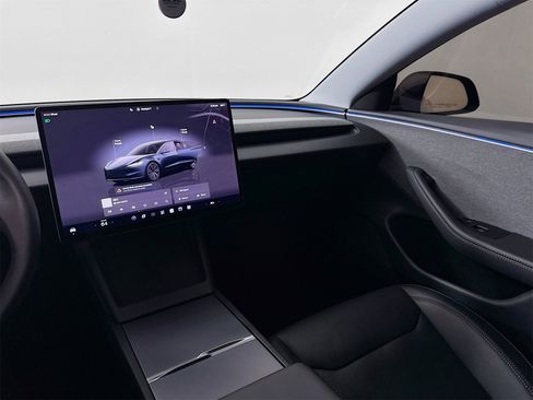 Used 2025 Tesla Model 3 Long Range image 24