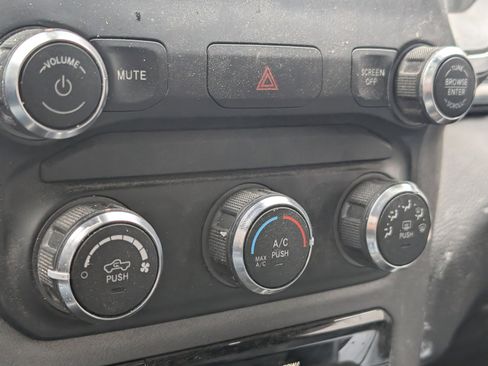 Used 2021 RAM 1500 Big Horn image 11