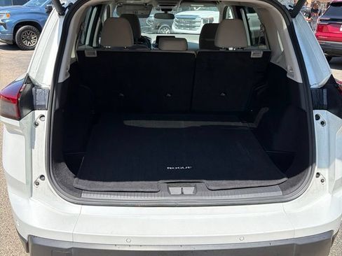 Used 2025 Nissan Rogue SV AWD/4WD image 17