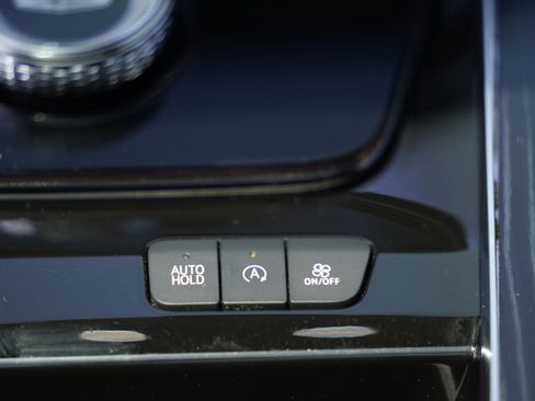 Used 2025 Cadillac Escalade Sport w/ LPO, ONYX Package AWD/4WD image 39