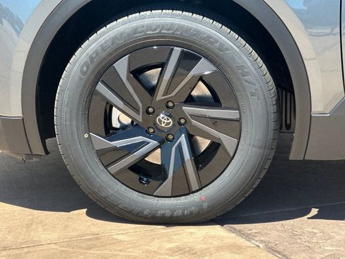 New 2026 Toyota C-HR AWD/4WD image 33