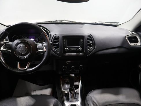 Used 2018 Jeep Compass Latitude w/ Cold Weather Group AWD/4WD image 16