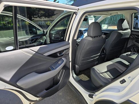Certified 2025 Subaru Outback Onyx Edition XT AWD/4WD image 9