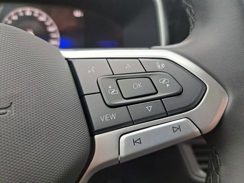 New 2026 Volkswagen Taos SE image 13