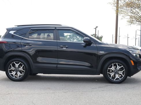 Used 2023 Kia Seltos EX image 6