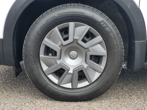 Certified 2025 Nissan Kicks S AWD/4WD image 9