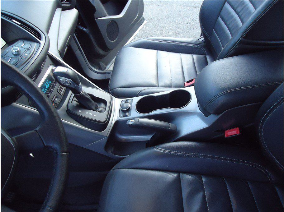 Used 2016 Ford Escape SE w/ SE Leather Comfort Package FWD image 22