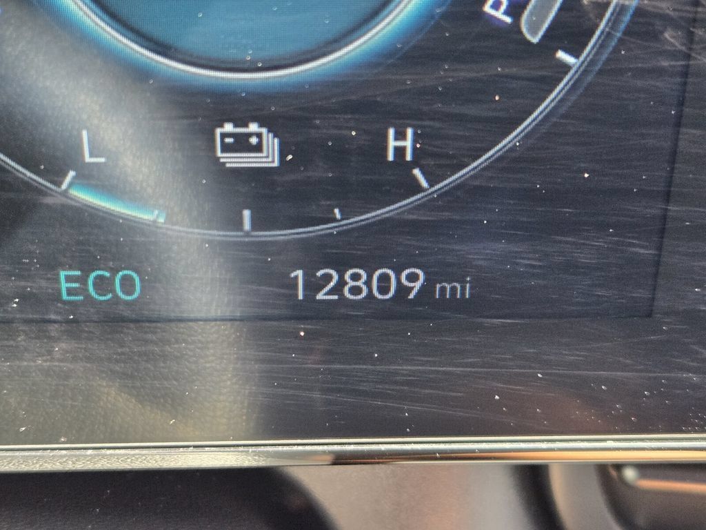 Certified 2025 Hyundai Elantra SEL FWD image 22