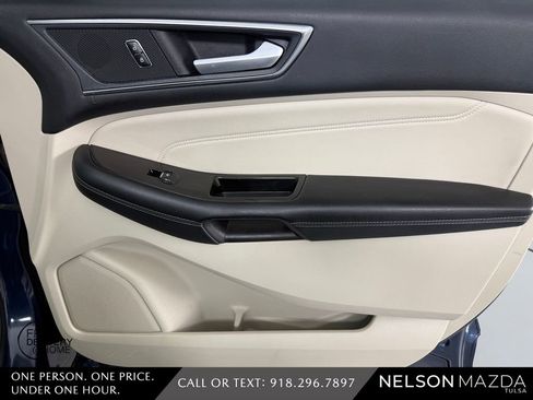 Used 2017 Ford Edge Titanium w/ Equipment Group 301A AWD/4WD image 47