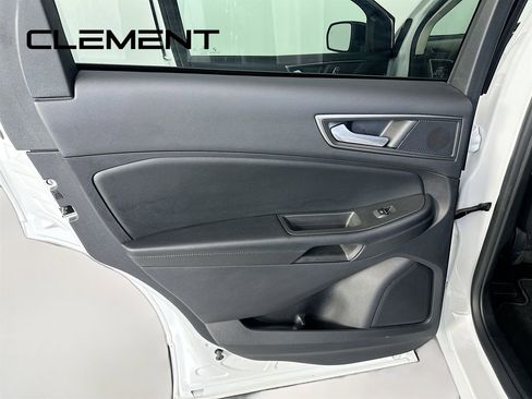 Used 2022 Ford Edge SE w/ Black Appearance Package image 29