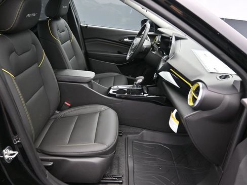 Used 2026 Chevrolet Trax ACTIV w/ Driver Confidence Package FWD image 40