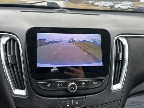 Used 2020 Chevrolet Malibu LT image 8