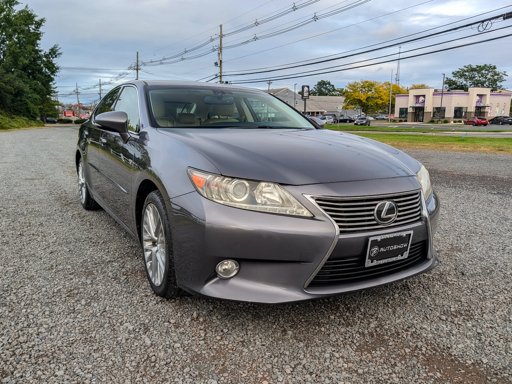 Used 2013 Lexus ES 350 w/ Luxury Pkg FWD image 3