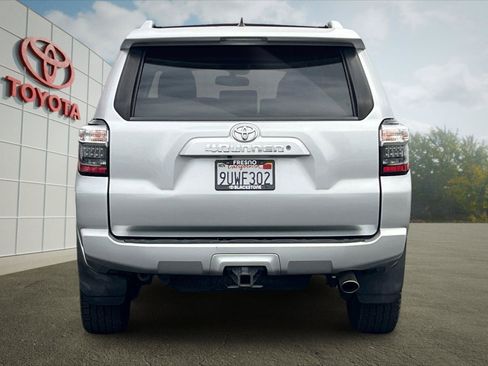 Certified 2018 Toyota 4Runner SR5 Premium AWD/4WD image 4