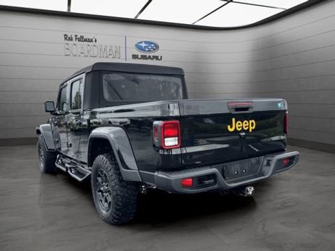 Used 2023 Jeep Gladiator Sport AWD/4WD image 7