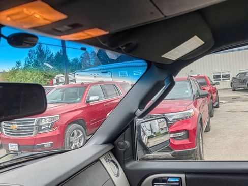 Used 2017 Ford Expedition XLT AWD/4WD image 23