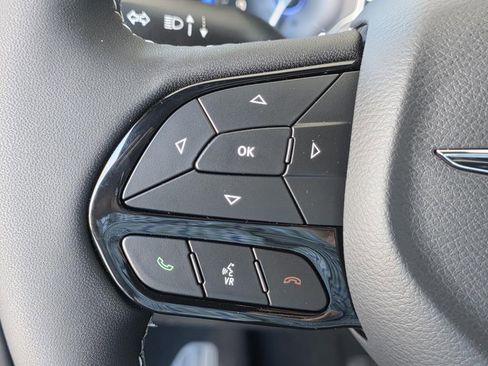 New 2026 Chrysler Pacifica Limited w/ Uconnect Theater Family Group AWD/4WD image 37