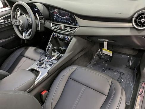 Used 2025 Alfa Romeo Giulia w/ Driving Assist Package RWD image 32