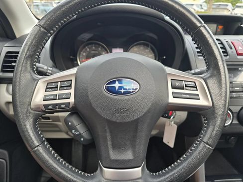 Used 2014 Subaru Forester 2.5i Limited AWD/4WD image 16