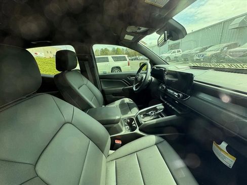 New 2025 Chevrolet Colorado LT w/ LT Convenience Package AWD/4WD image 3