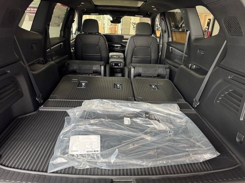 New 2026 Buick Enclave Sport Touring w/ Power Package image 9