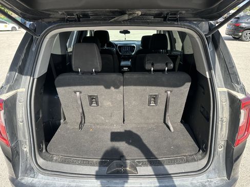 Used 2022 GMC Acadia SLE image 11