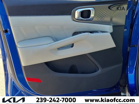 Certified 2022 Kia Sorento SX AWD/4WD image 28