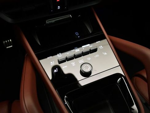 New 2026 Porsche Cayenne GTS AWD/4WD image 35