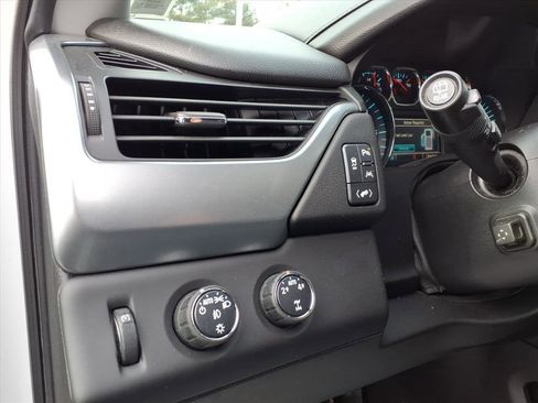 Used 2016 Chevrolet Suburban LT image 27