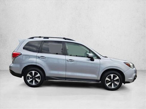 Used 2017 Subaru Forester 2.5i Limited w/ Popular Package #2 AWD/4WD image 4