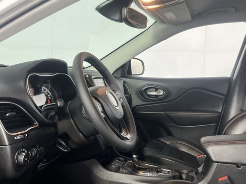 Certified 2022 Jeep Cherokee Trailhawk w/ Technology Group B image 20