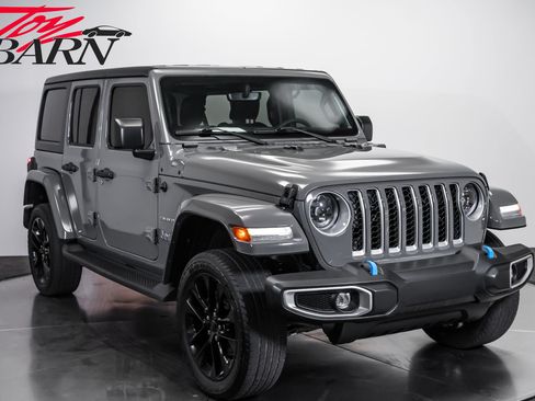 Used 2023 Jeep Wrangler Unlimited Sahara AWD/4WD image 7