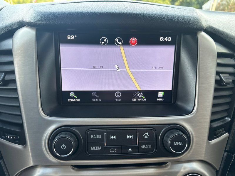 Used 2015 GMC Yukon Denali w/ Premium Package AWD/4WD image 31