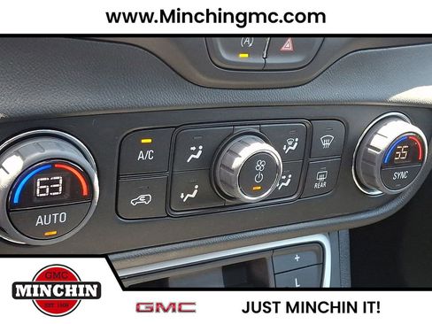 Used 2022 GMC Terrain SLT w/ Tech Package AWD/4WD image 17