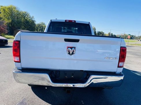 Used 2019 RAM 1500 Classic SLT image 7