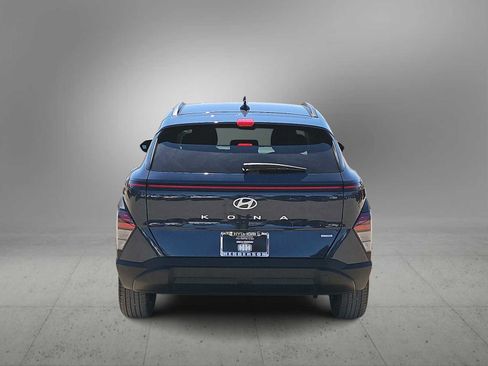 Certified 2025 Hyundai Kona SEL image 7