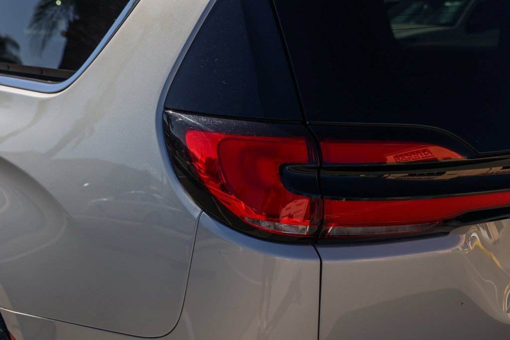 Used 2024 Chrysler Pacifica Touring-L FWD image 8