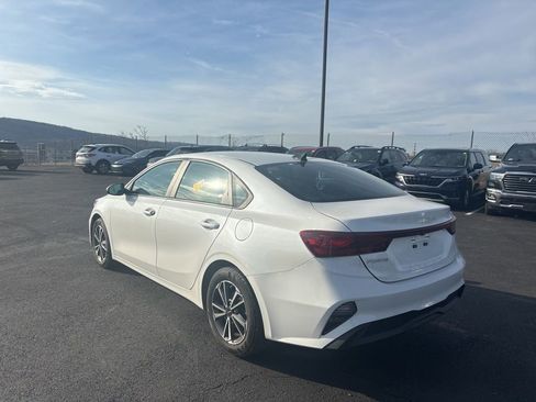 Used 2022 Kia Forte LXS w/ LXS Technology Package image 5