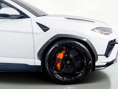 Used 2023 Lamborghini Urus Performante image 6