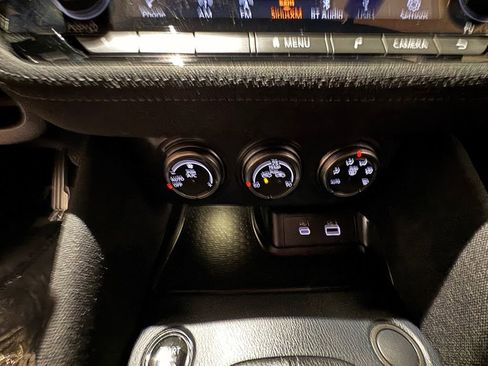 Used 2024 Nissan Z Sport w/ Floor Mat Package image 38