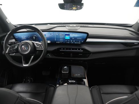 Used 2025 Buick Enclave Avenir image 17