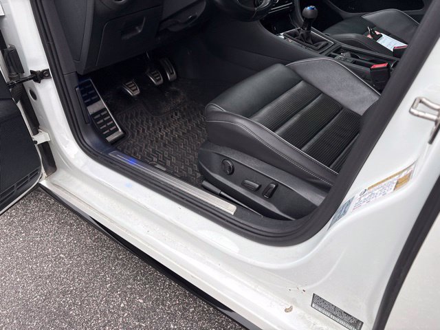 Used 2019 Volkswagen Golf R 4-Door AWD/4WD image 7