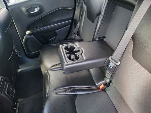 Used 2018 Jeep Compass Latitude w/ Popular Equipment Group image 9